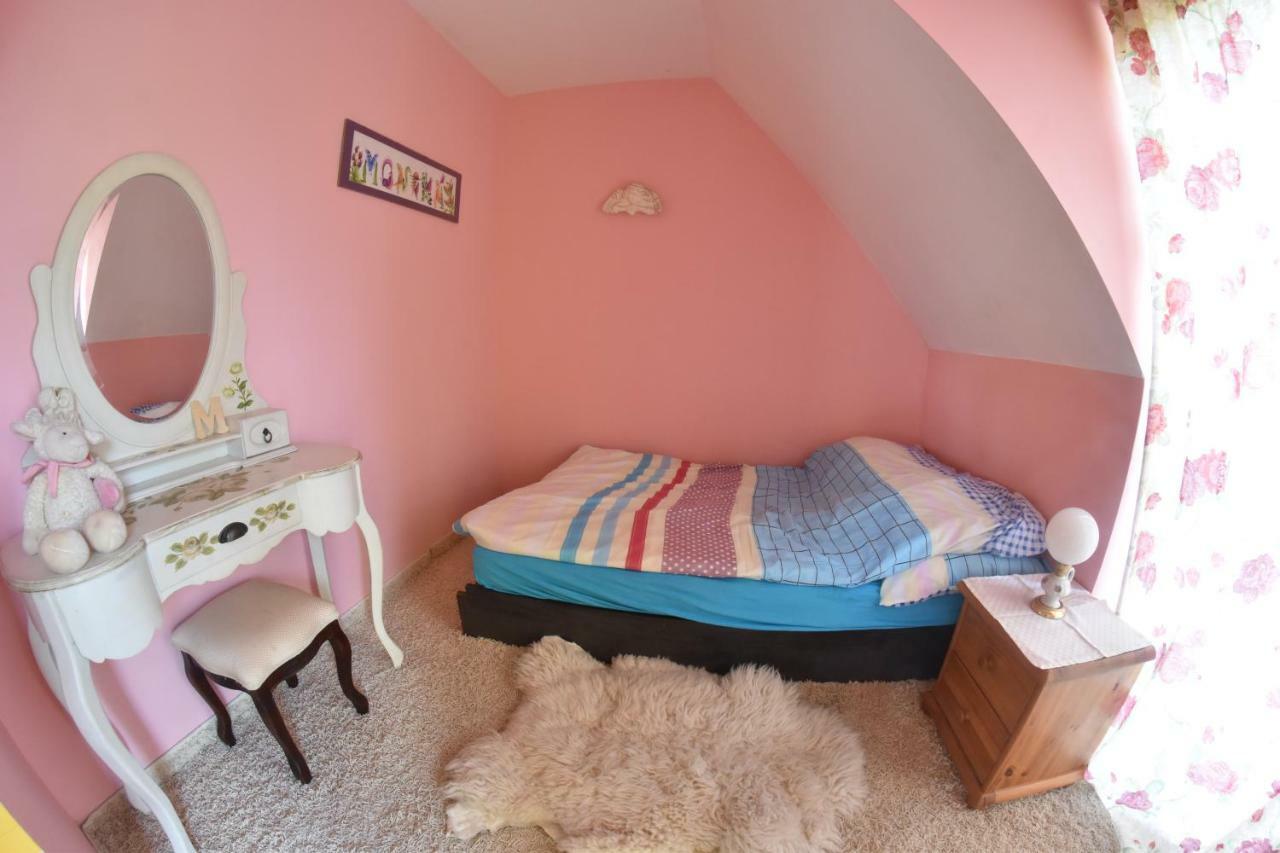 Comfortable House With Garden Manki Εξωτερικό φωτογραφία